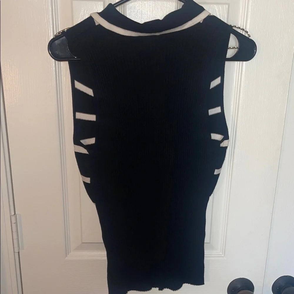 Belldini Black Top with White Starburst Design - Picture 4 of 4